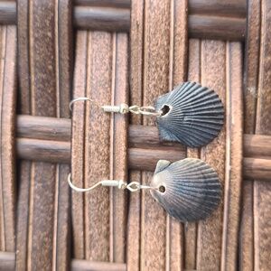 Shell earrings